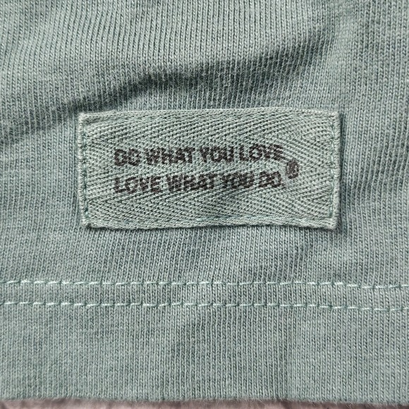 Life is Good Happy Howlidays LS Top Womens M Graphic Christmas Festive Holiday - Picture 3 of 13